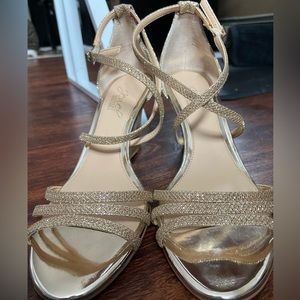 Jewel Badgley Mischka sparkly golden wedges, size 7.5, never worn!